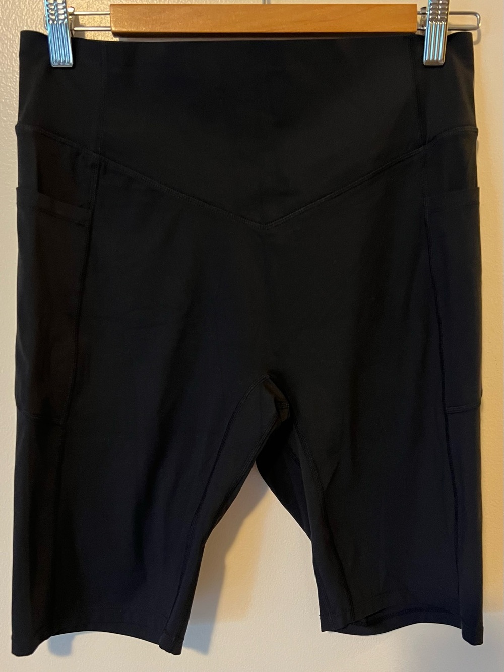 Halara UltraSculpt™ High Waisted Tummy Control Black Biker Short L NWT